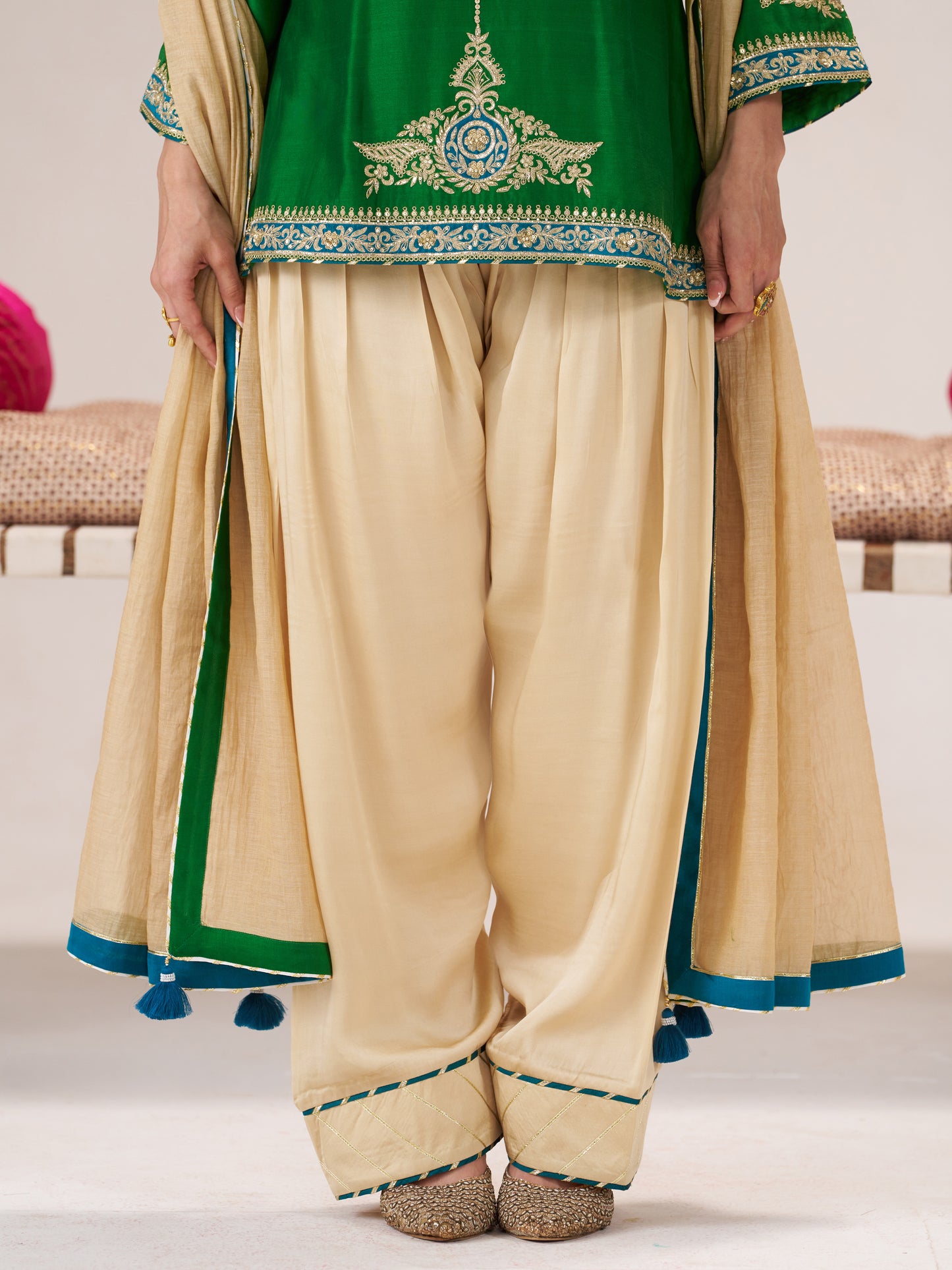 Gulabo Set