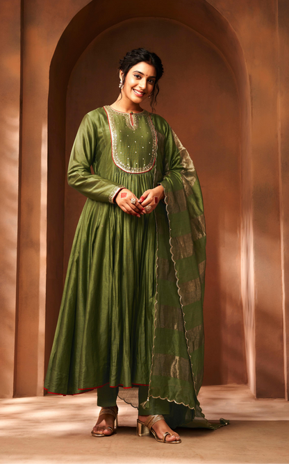 Rashami Desai in Ridhima Set