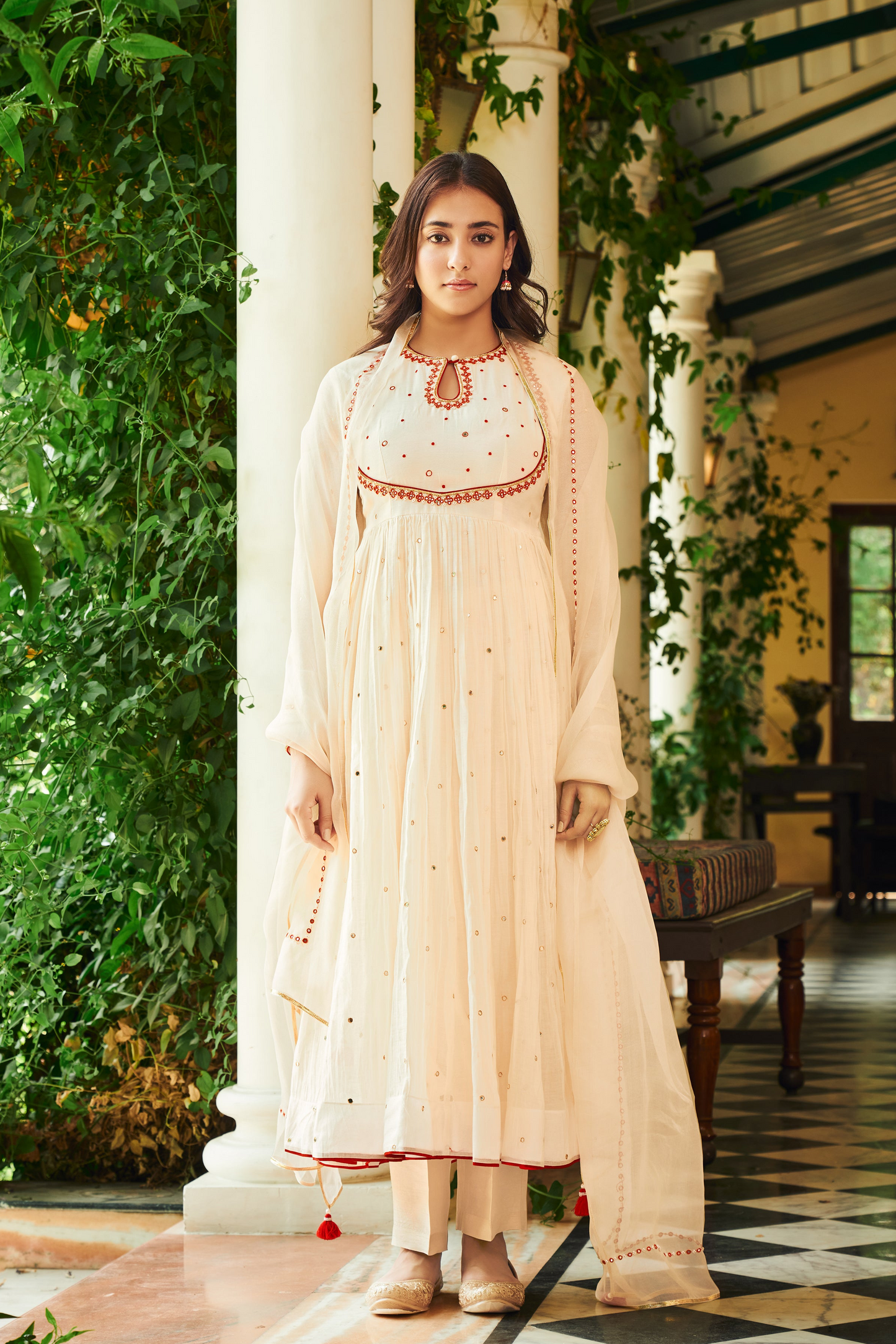 Shefali jariwala in Parijat Set