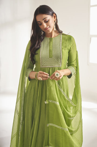 Disha Parmar in Apple Green Anarkali