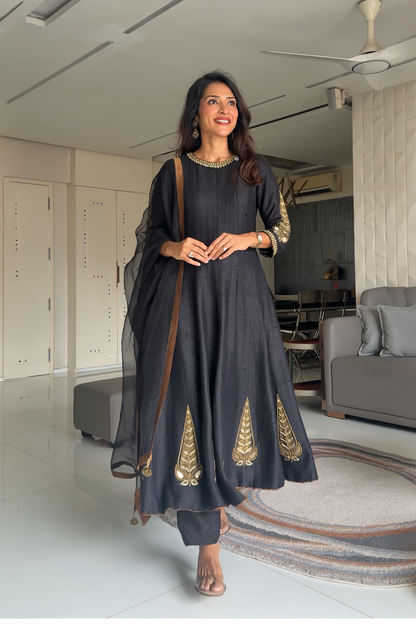 Gunjan Ladha in Rochana Set