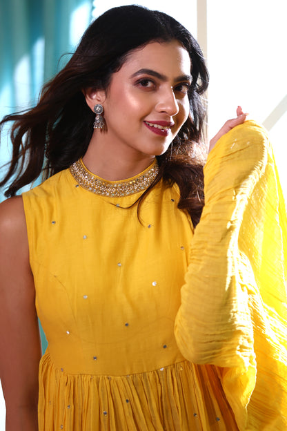 kashika kapoor in Zinnia Set
