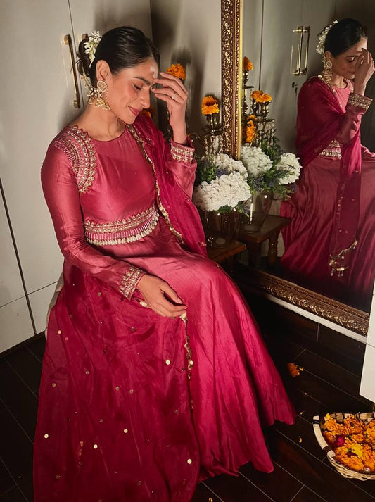 Himadri Bhatnagar in Ombre Red Anarkali