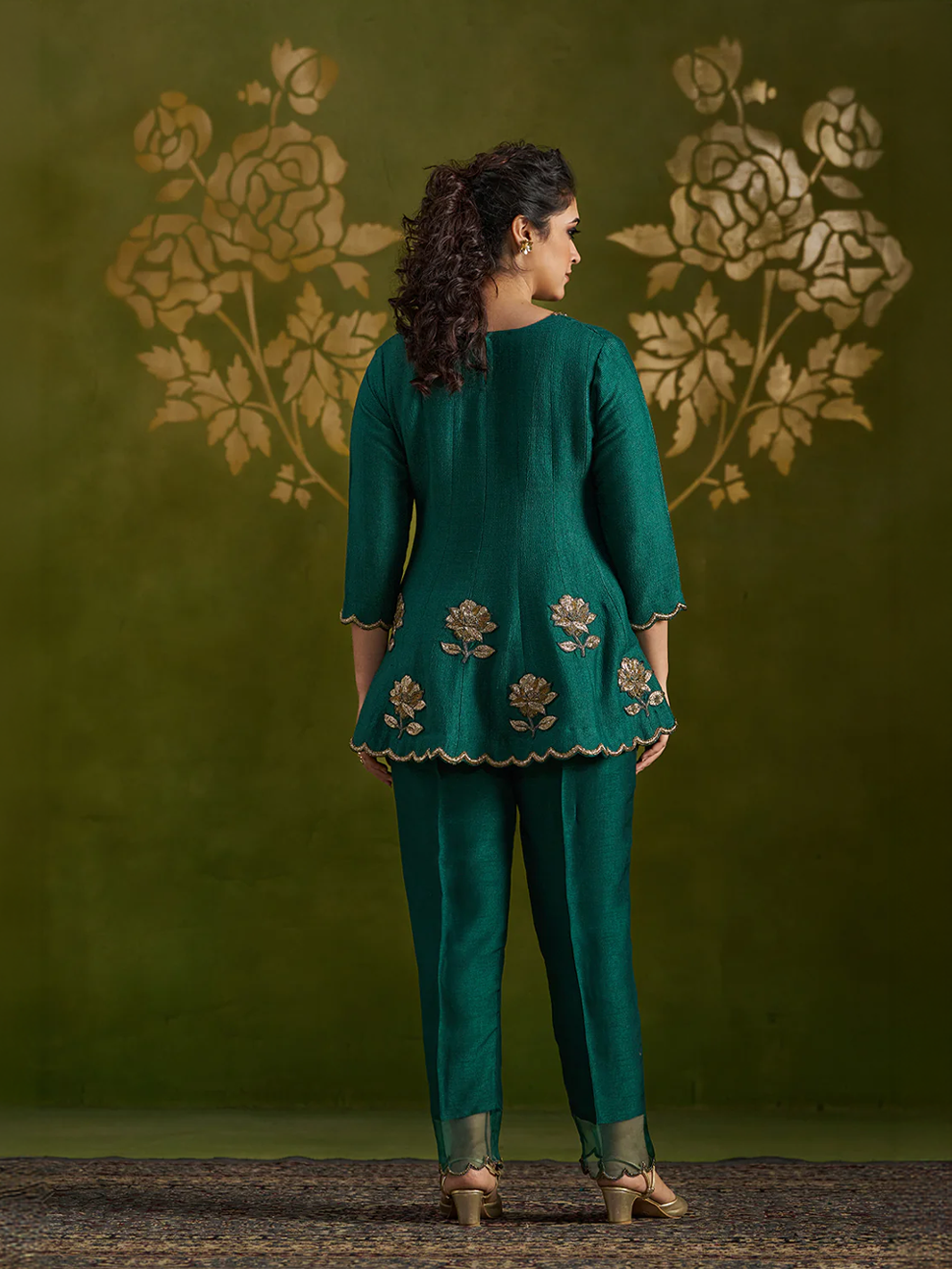 Rohisha Set