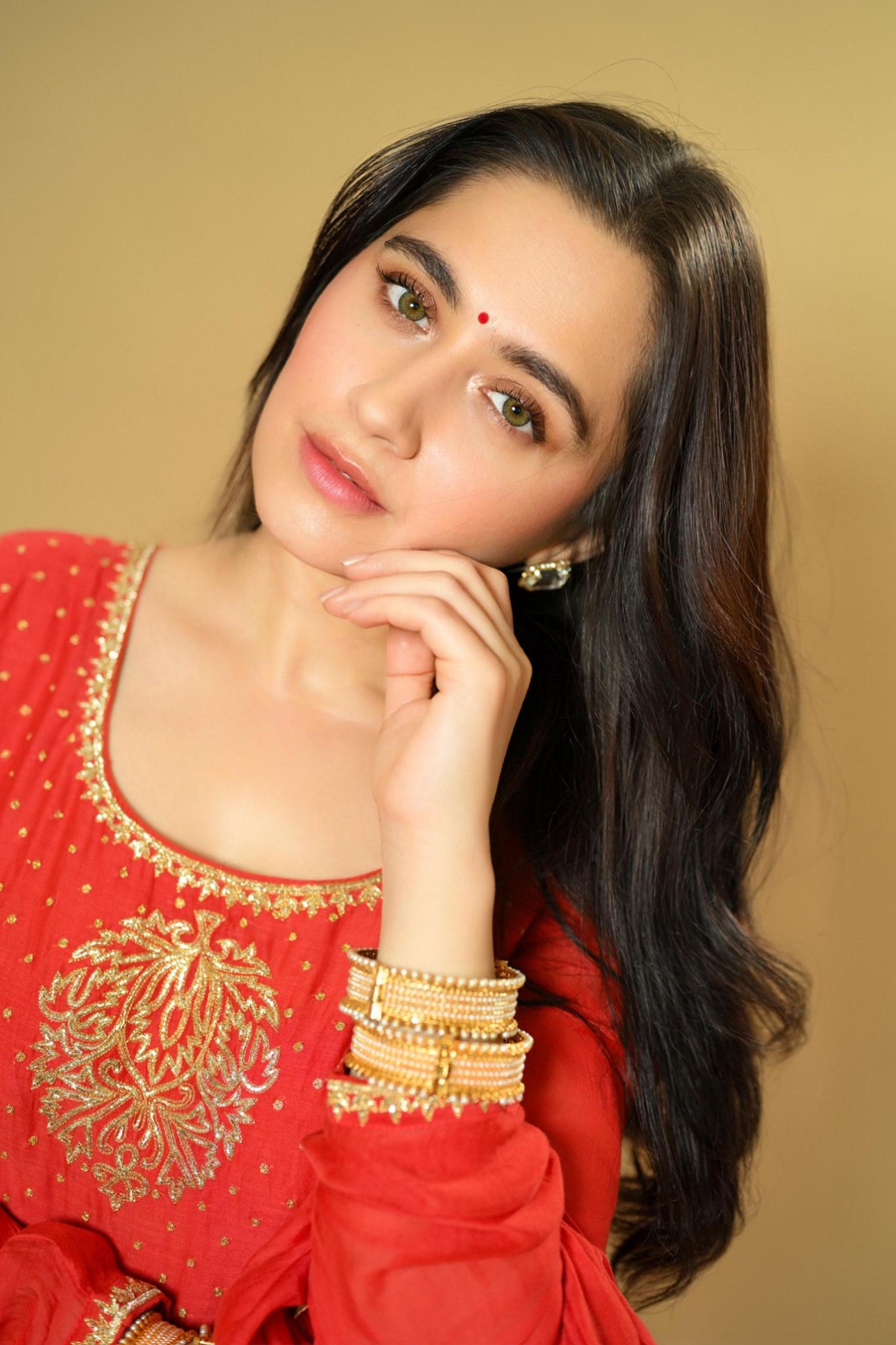 Sanjeeda shaikh in Ruha set in Red