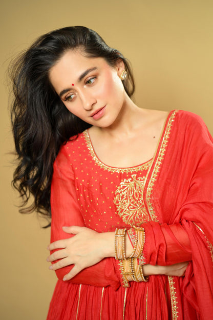 Sanjeeda shaikh in Ruha set in Red