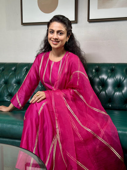 Manasi Parekh in Pratibha set