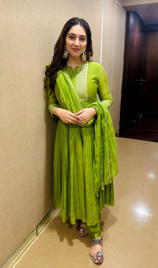 Disha Parmar in Apple Green Anarkali