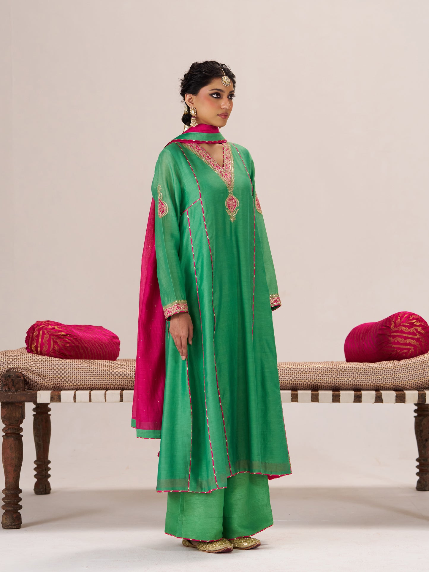 Naaz Set