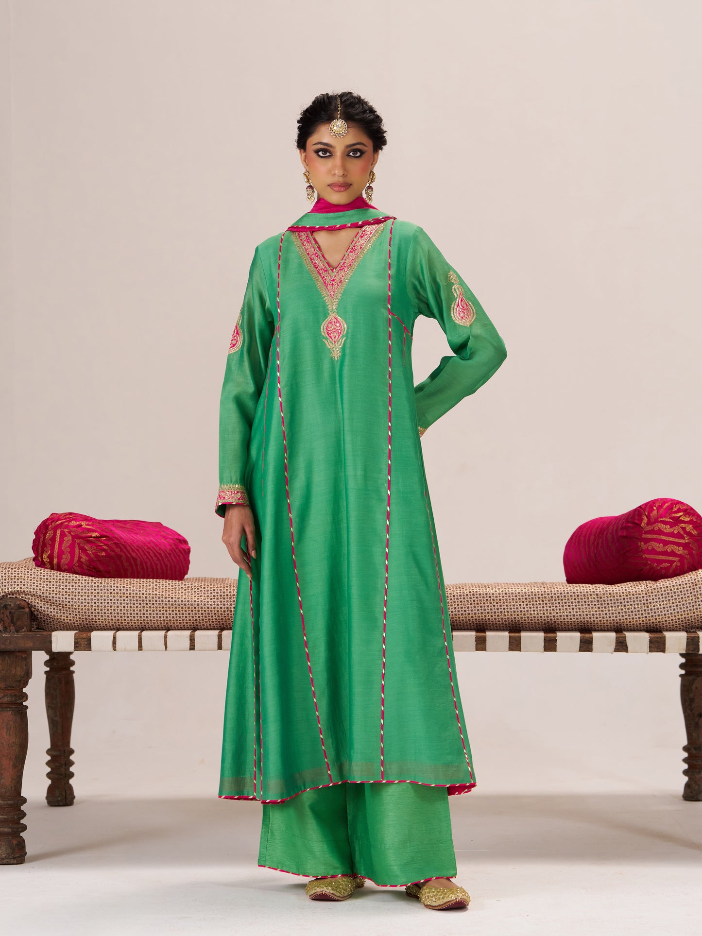Naaz Set
