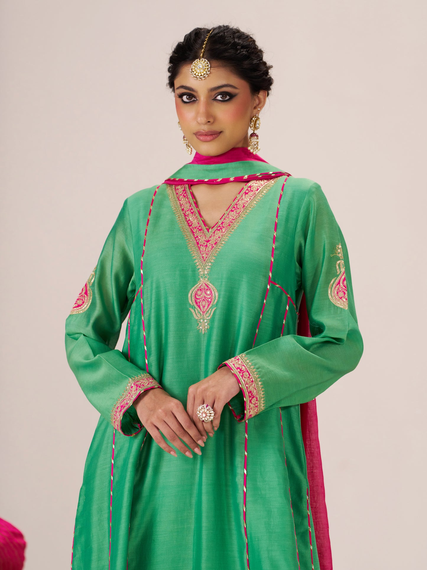 Naaz Set