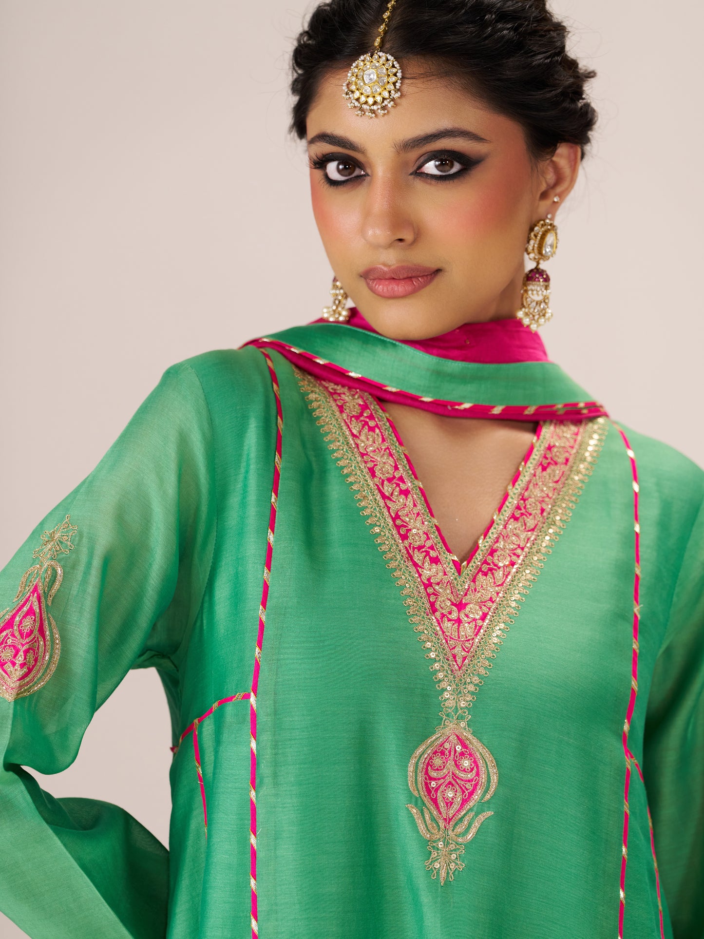 Naaz Set