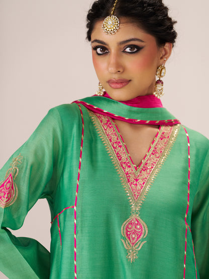 Naaz Set