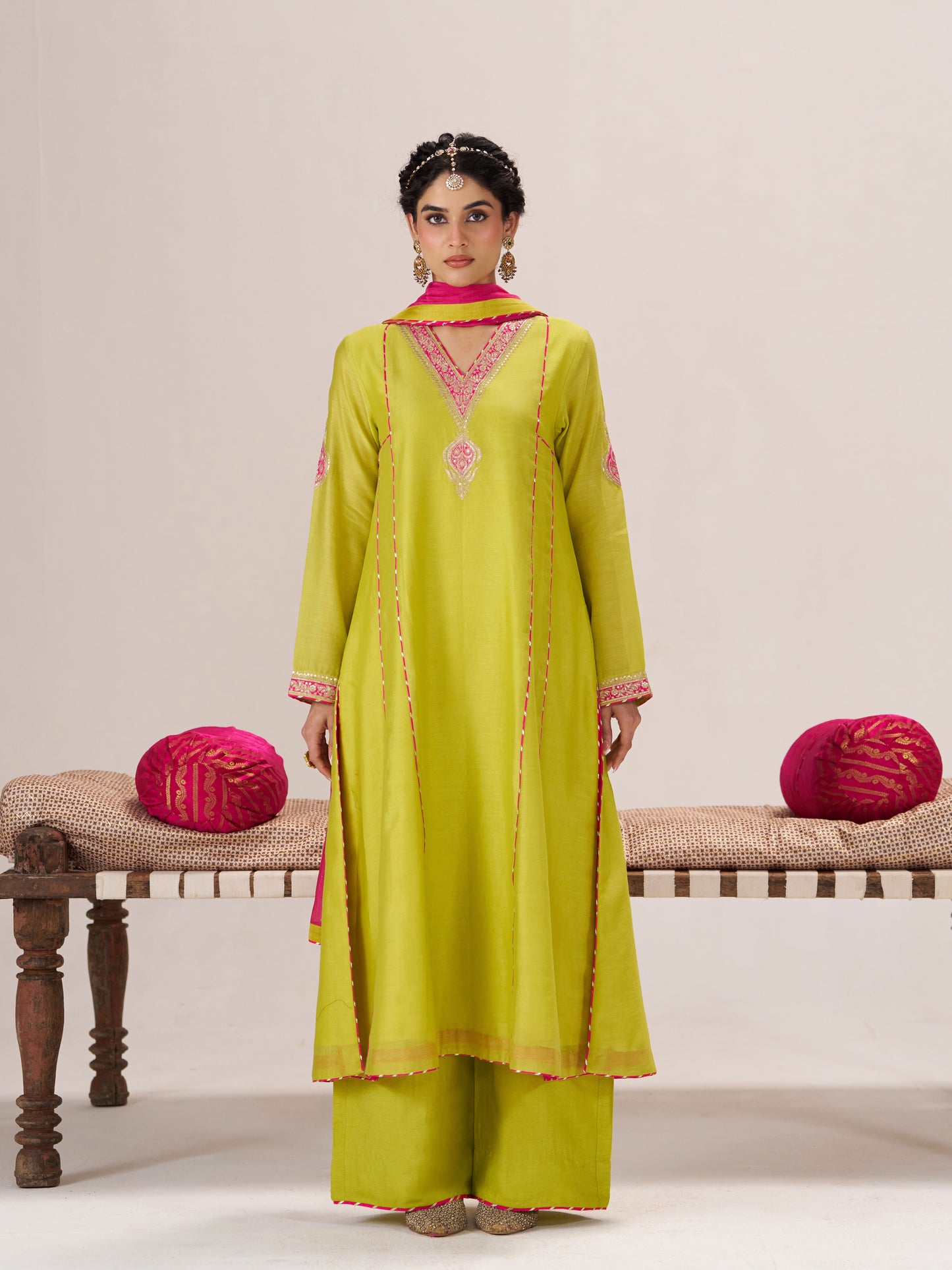 Naaz Set