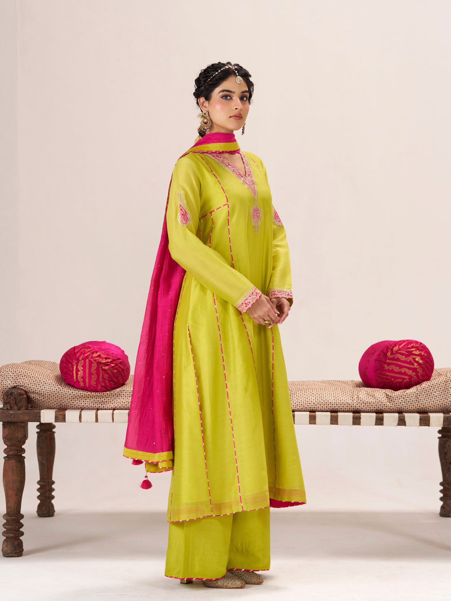 Naaz Set