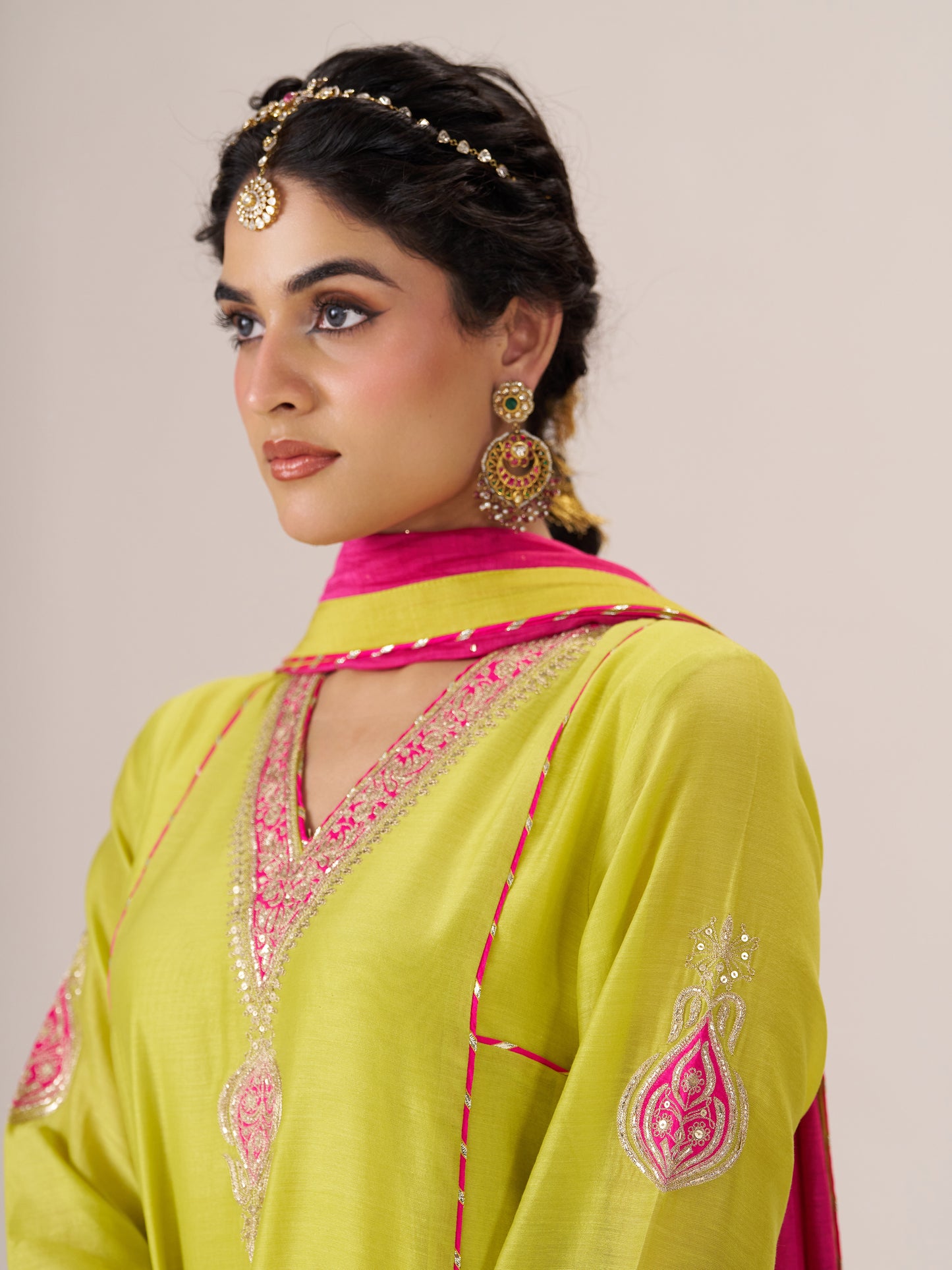 Naaz Set
